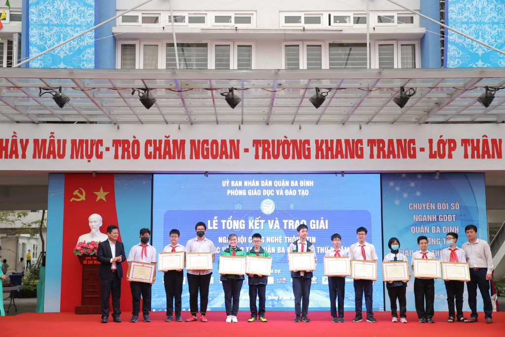 trao giải đấu trường toán học vioedu quận Ba Đình