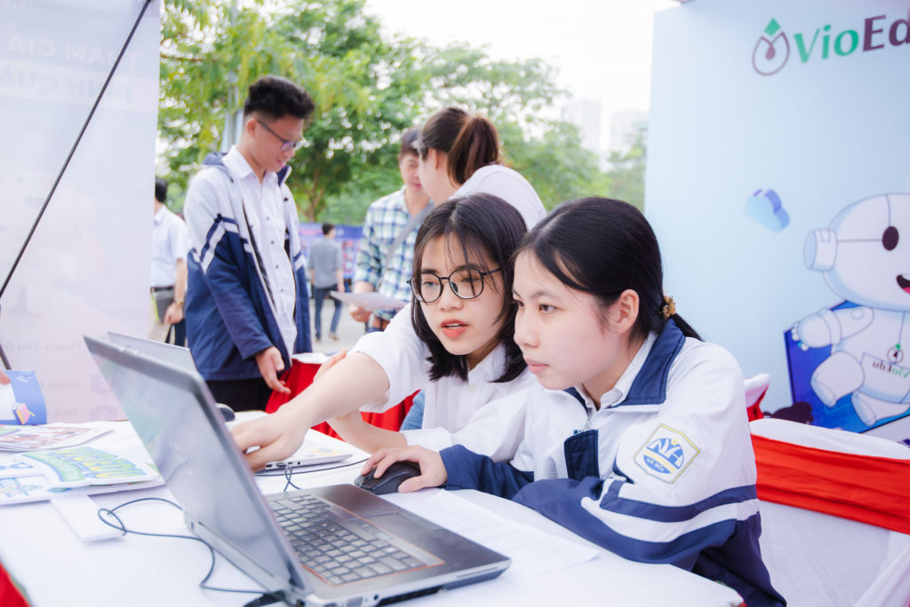 học cùng bè bạn để gia tăng hiệu quả tiếp thu kiến thức